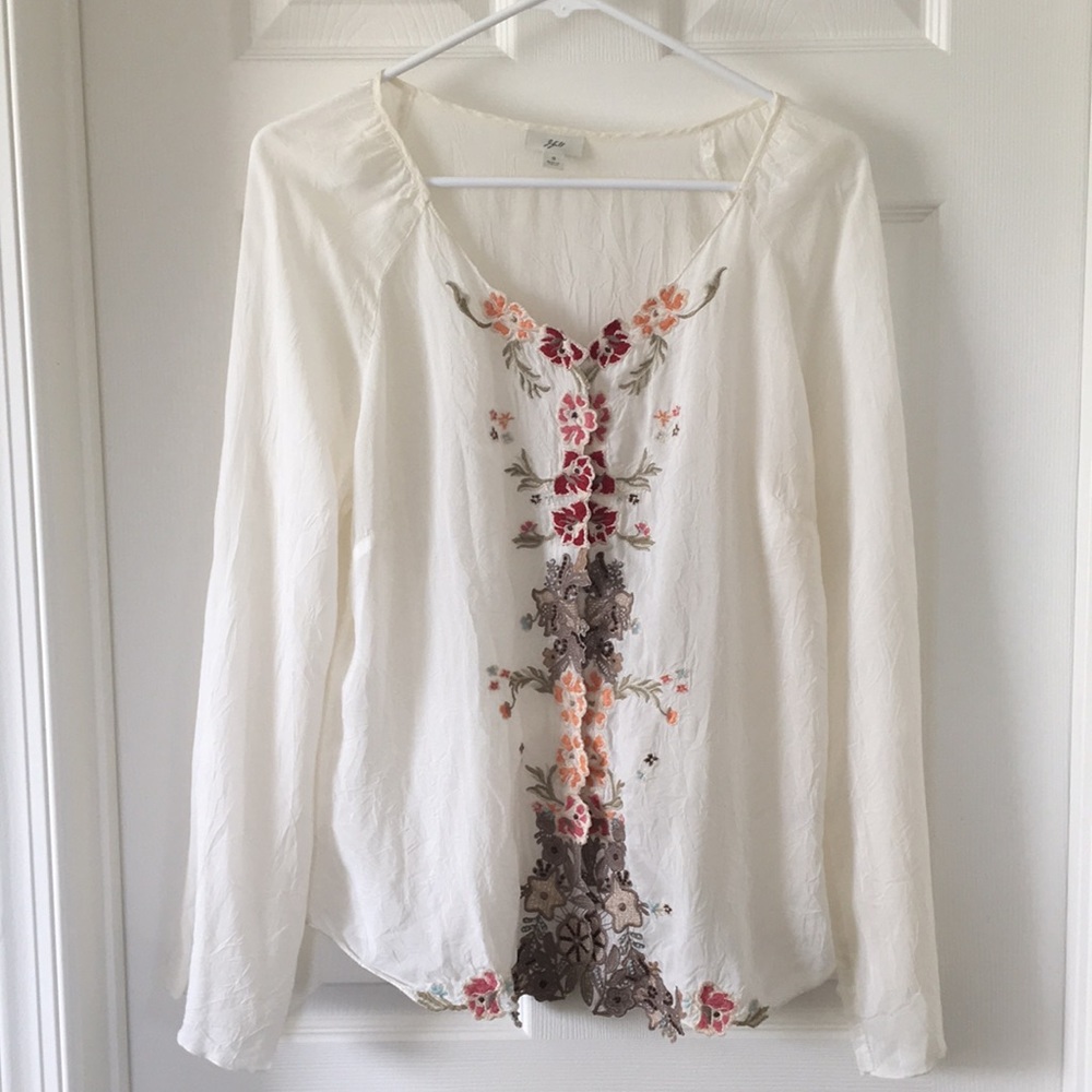 Ivory floral button up blouse